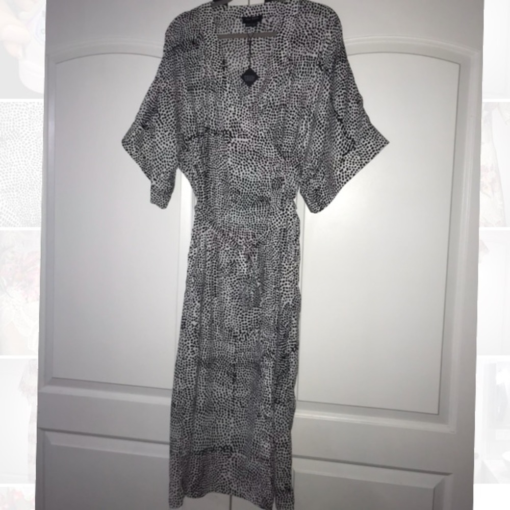 The fifth robe kimono wrap dress never worn!